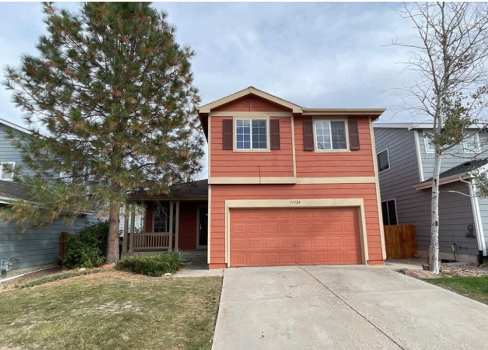 11128 Clayton St in Northglenn, CO - Building Photo