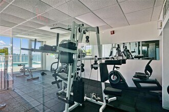 2000 Bay Dr, Unit 205 in Miami Beach, FL - Building Photo - Building Photo