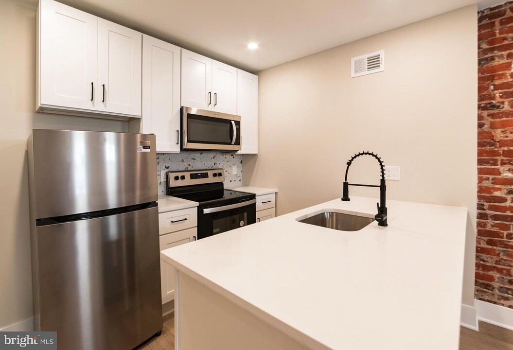 1844 S 23rd St-Unit -UNIT 1F in Philadelphia, PA - Building Photo