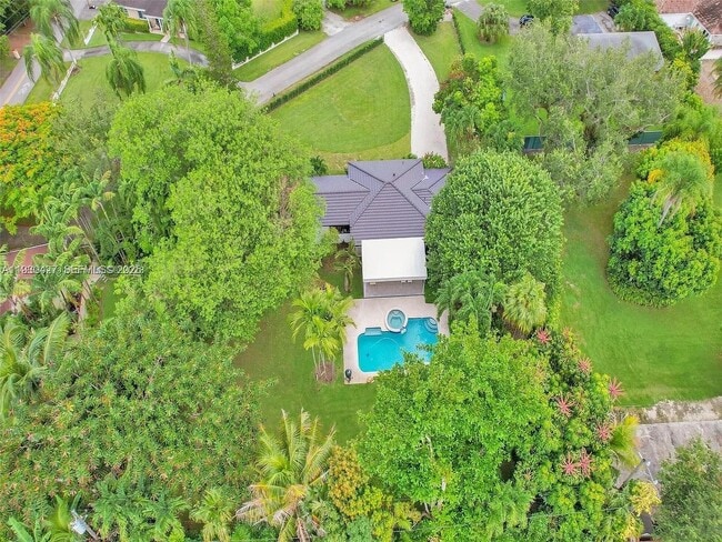 5705 SW 60th Ave in South Miami, FL - Building Photo - Building Photo