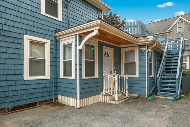 8 Allen St, Unit #1