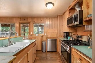 53654 Rd 432 in Bass Lake, CA - Foto de edificio - Building Photo