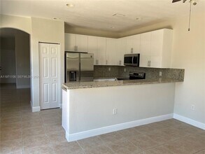 2041 SE 15th St in Homestead, FL - Building Photo - Building Photo