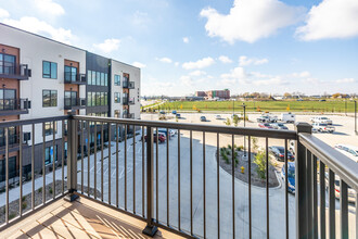 Center Stage in Waukee, IA - Foto de edificio - Interior Photo