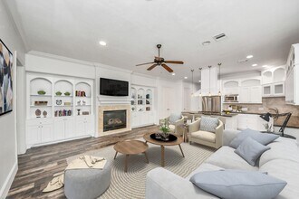 4250 Drake St in Houston, TX - Building Photo - Building Photo