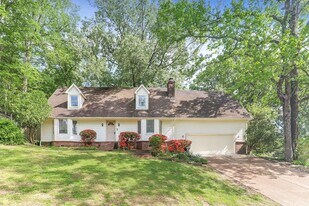 102 Country Pl in Memphis, TN - Building Photo