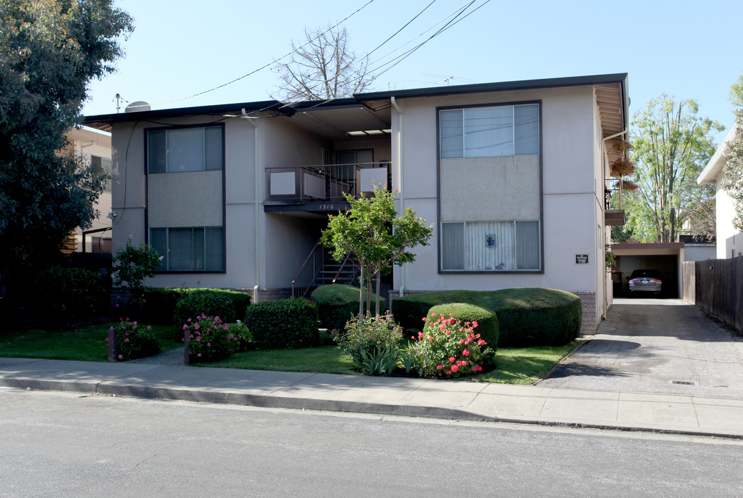 1516 Regent St in Redwood City, CA - Building Photo