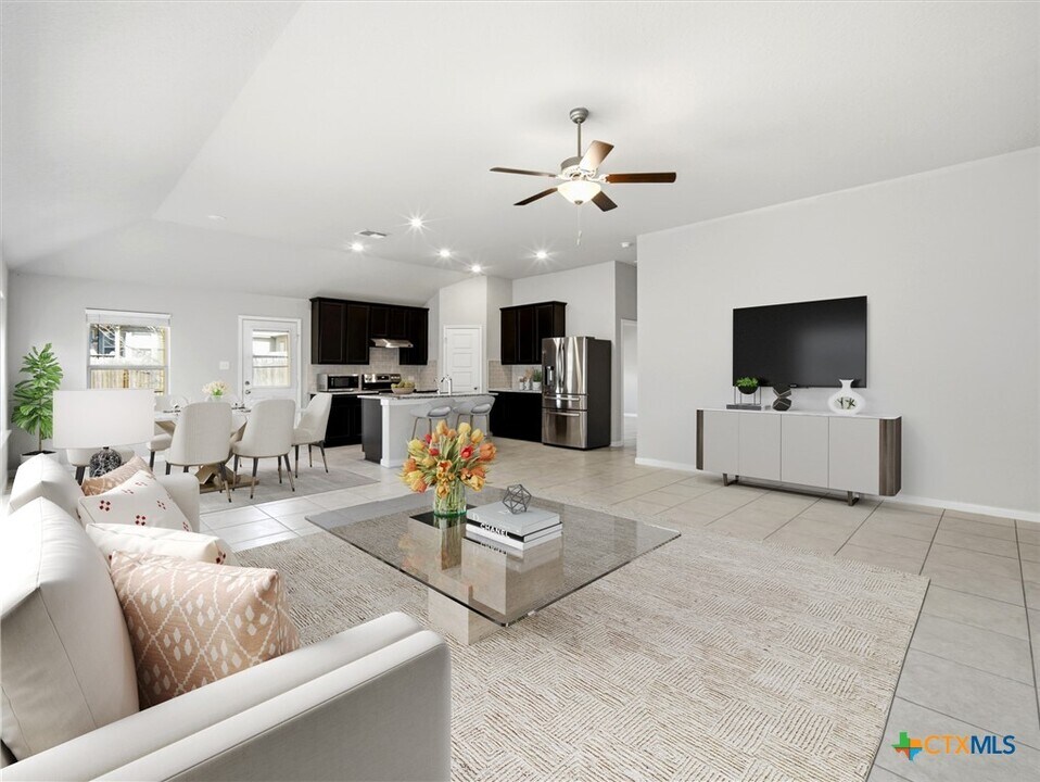 1132 Amber Lk in Seguin, TX - Building Photo