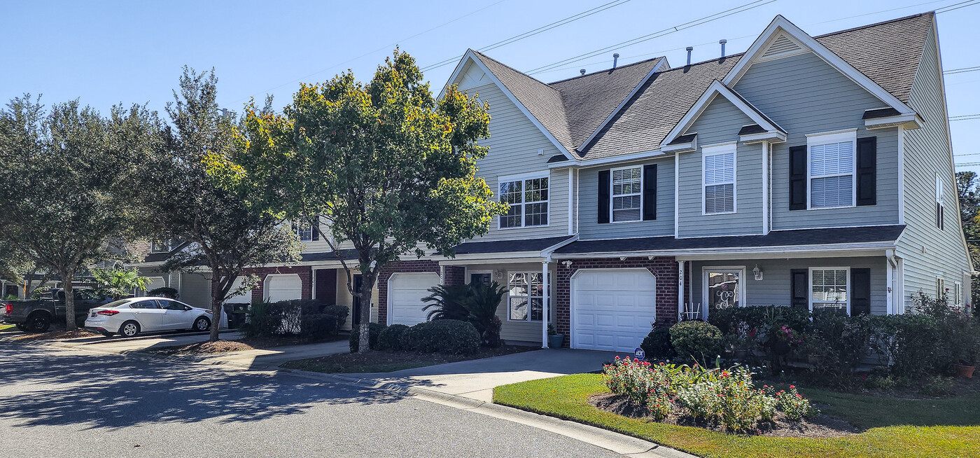 203 Buckthorn Cir in Summerville, SC - Foto de edificio