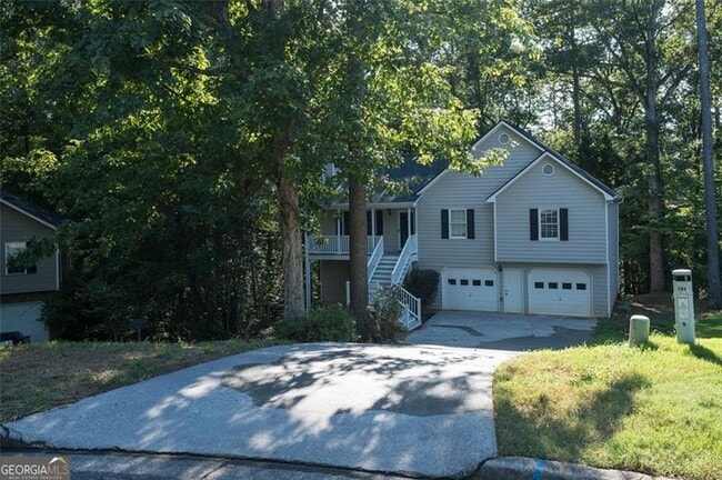 property at 304 Queensbury Walk