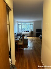 42 Vernon St, Unit #35 - 412 in Brookline, MA - Building Photo - Building Photo