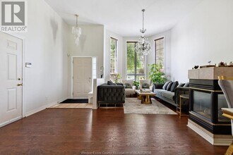 1544 Imperial Crescent in Windsor, ON - Building Photo - Building Photo