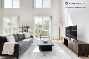 5535 Westlawn Ave, Unit SI FL4-ID648 in Los Angeles, CA - Building Photo