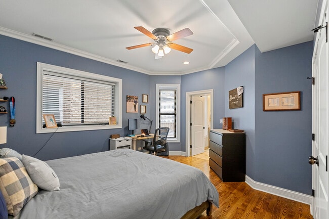 property at 5219 N Winthrop Ave