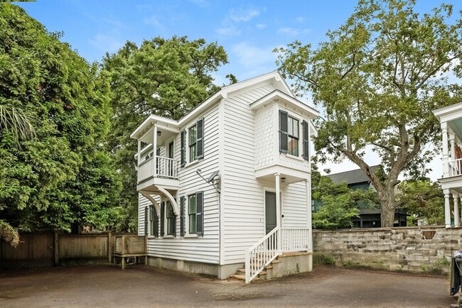 property at 263 Rutledge Ave