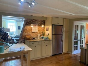 10 Salem St Ave in Boston, MA - Building Photo - Building Photo