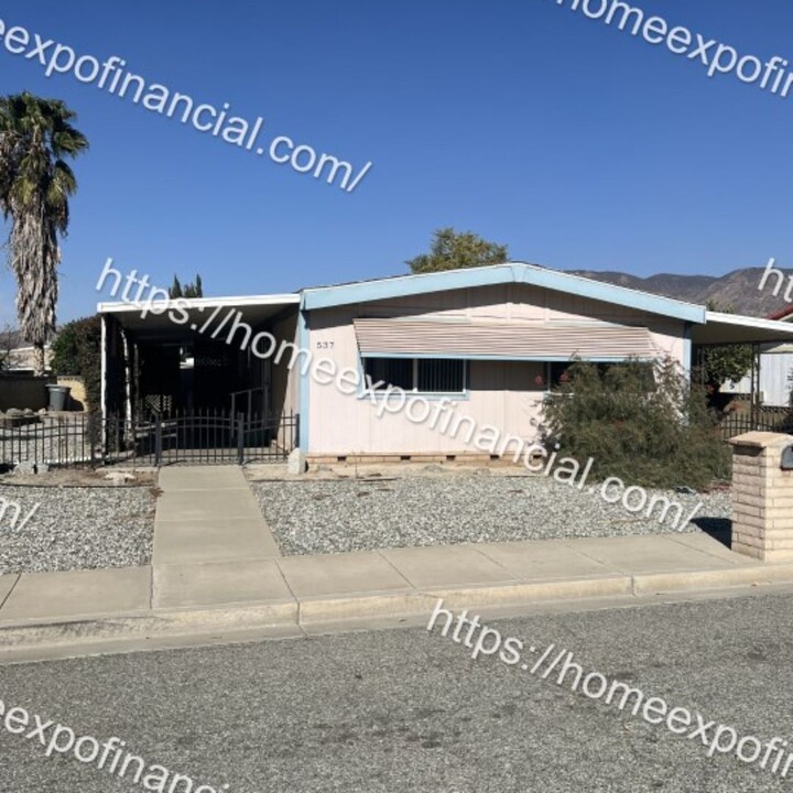 537 Estrella St in San Jacinto, CA - Building Photo