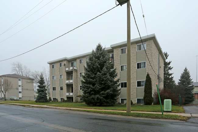 96 Second Avenue in Kitchener, ON - Building Photo - Building Photo