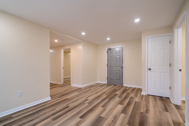 86 Hawley St-Unit -3- 2nd Floor in Buffalo, NY - Building Photo - Building Photo