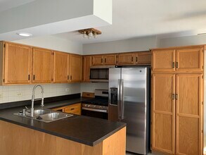 332 Inverrary Ln in Deerfield, IL - Building Photo - Building Photo