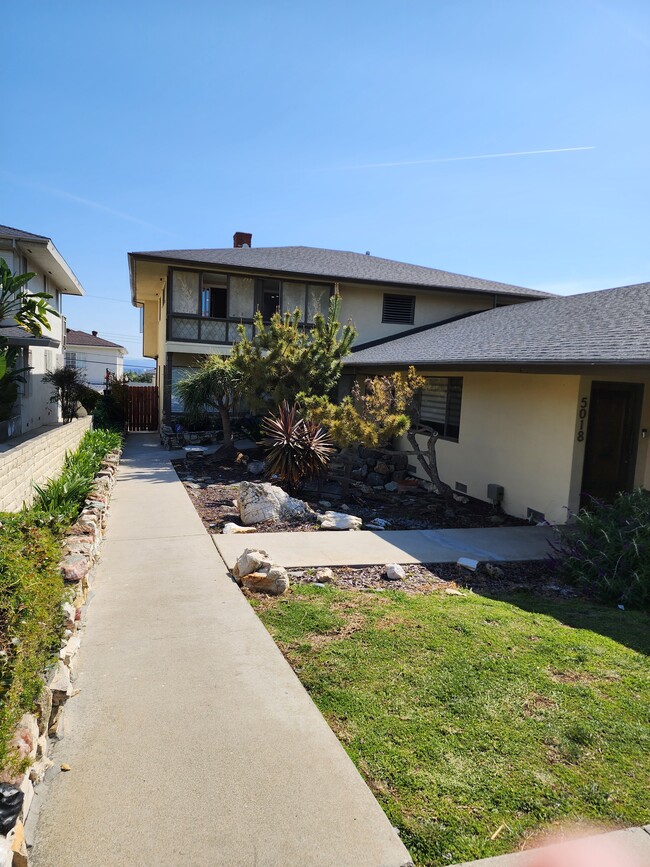 5014 W 58th Pl, Unit 0 in Los Angeles, CA - Building Photo - Building Photo