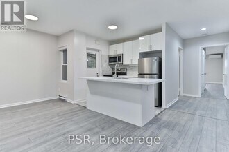 104-104 Beverley St in Toronto, ON - Building Photo - Building Photo
