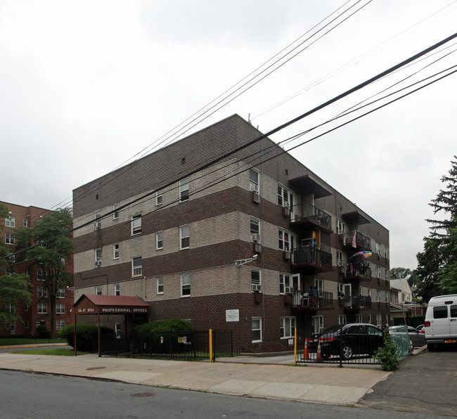 86-47 Highland Ave in Jamaica, NY - Foto de edificio - Building Photo