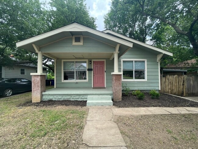 property at 1231 N Boston Pl