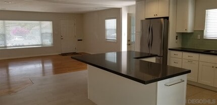 3445 Bayonne Dr in San Diego, CA - Building Photo - Building Photo