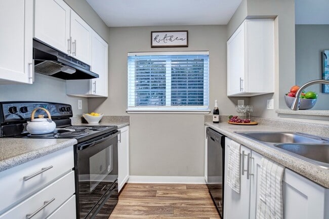 Beaumont Grand Apartment Homes in Lakewood, WA - Foto de edificio - Building Photo