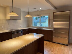 2034 SE 28th Pl in Portland, OR - Building Photo - Building Photo