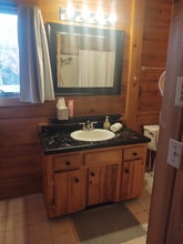 2306 Sugarloaf Rd in Hendersonville, NC - Foto de edificio - Building Photo