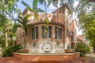 Fountain House Apartments in Miami Lakes, FL - Building Photo - Building Photo