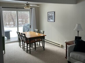 19 Hanover Dr, Unit 19 in Delmar, NY - Building Photo - Building Photo
