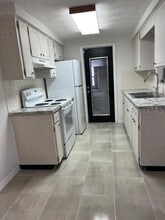 10834 Norwood Ave in Port Richey, FL - Building Photo - Building Photo