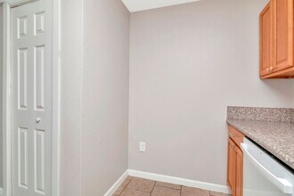 108 Clocktower Dr in Brandon, FL - Building Photo - Building Photo