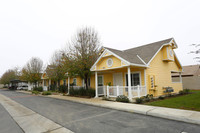 Central Avenue Seniors in Wasco, CA - Foto de edificio - Building Photo