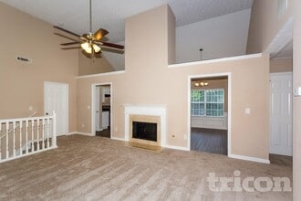 1131 St Phillips Ct in Locust Grove, GA - Foto de edificio - Building Photo