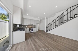 14827 Dearborn St in Los Angeles, CA - Building Photo - Building Photo