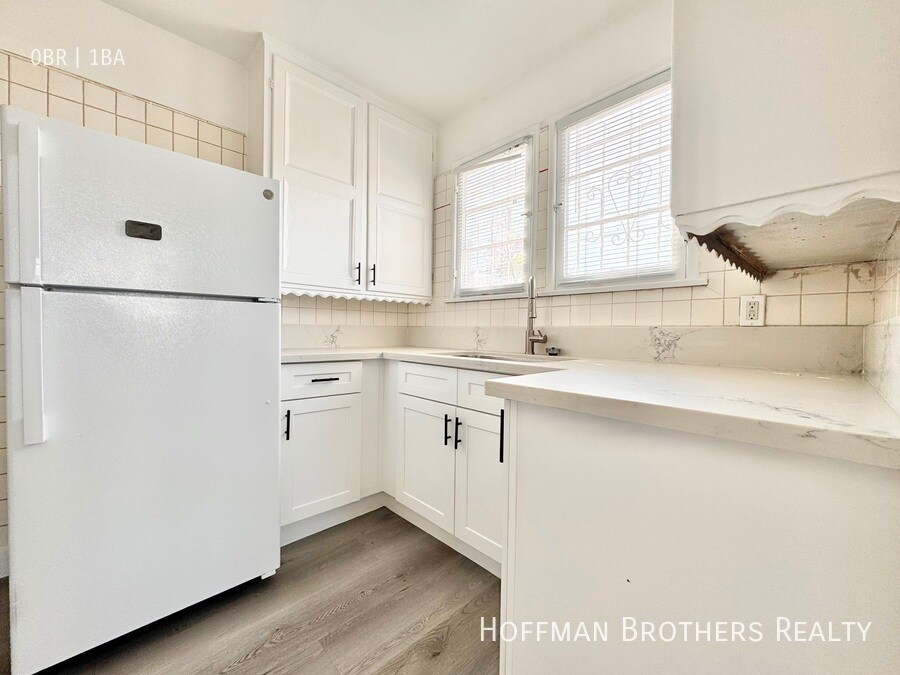 7008 Beverly Blvd-Unit -A in Los Angeles, CA - Building Photo