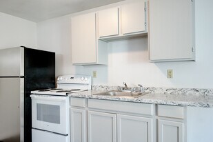 Yakima M.F. LLC in Yakima, WA - Building Photo