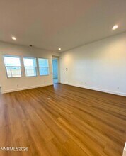 7328 Oakmont Ln in Sparks, NV - Foto de edificio - Building Photo