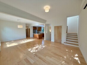 1130 E High St in Charlottesville, VA - Building Photo - Building Photo