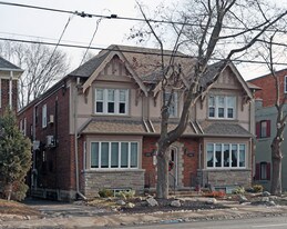 1747-1749 Bayview Ave in Toronto, ON - Building Photo