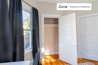 Room in Shared 5 bed/2 bath home in Brookline, MA - Building Photo - Building Photo