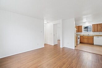 503 Houser Way S in Renton, WA - Building Photo - Building Photo