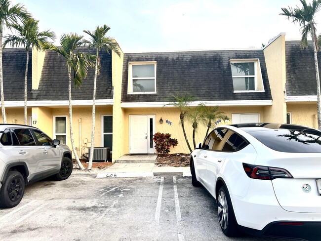 property at 606 SW 1st St