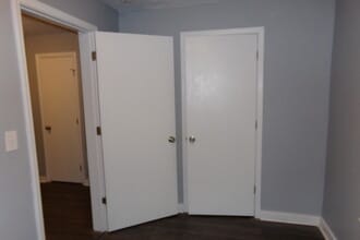 229 E Southern Heights Ave in Louisville, KY - Building Photo - Building Photo
