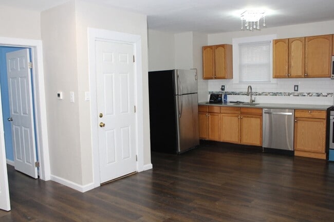 69 Lake St