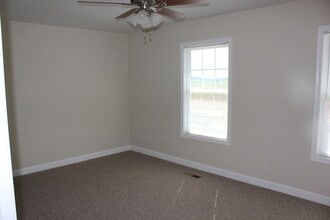 818 Carson Cir in Grottoes, VA - Building Photo - Building Photo